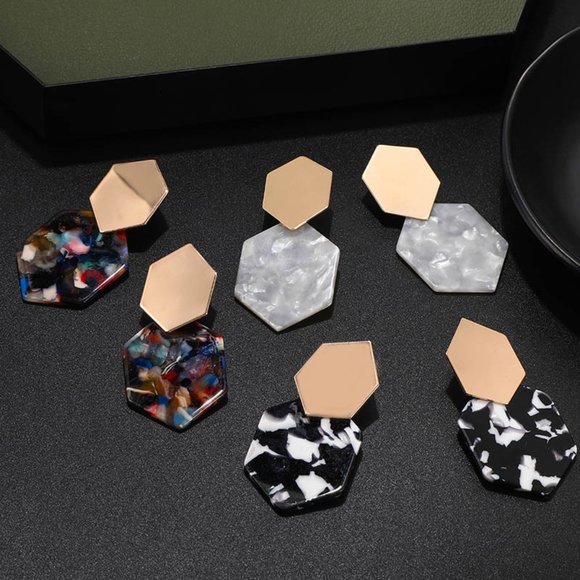 $5 BLOWOUT! Beautiful Hexagon Earrings - Picture 3 of 6